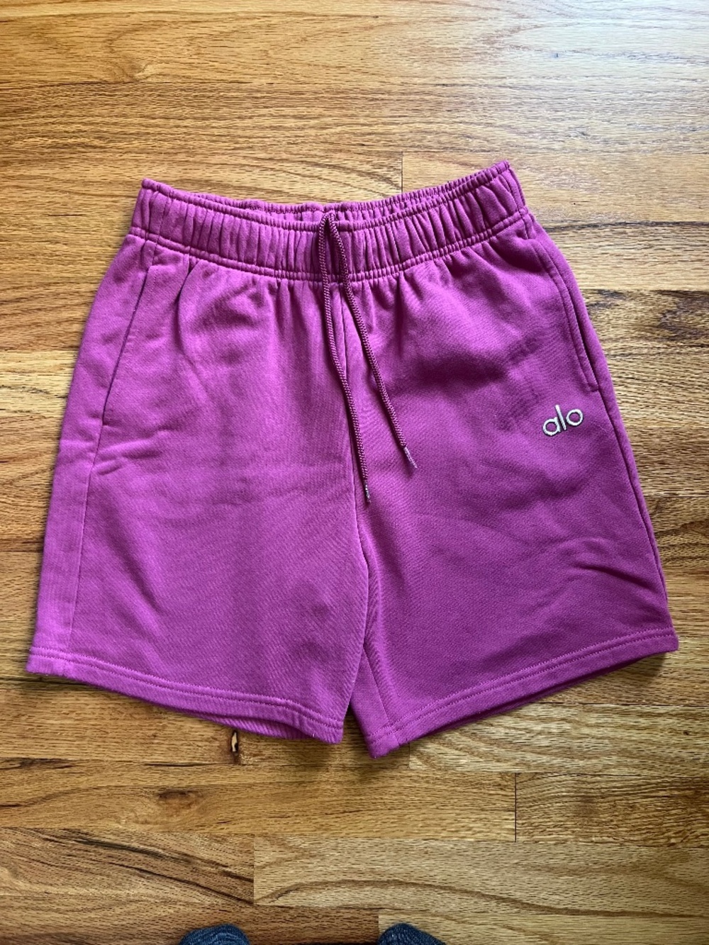ALO Accolade dk pink shorts w/pockets/ties women size small.